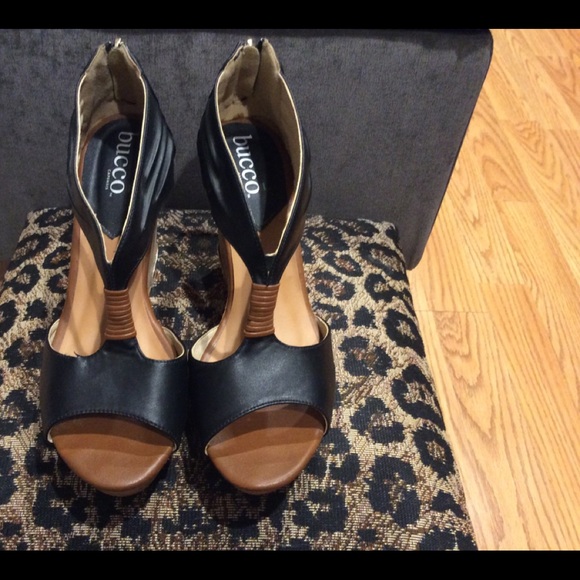 Bucco wedged platform sandal - Picture 8 of 9